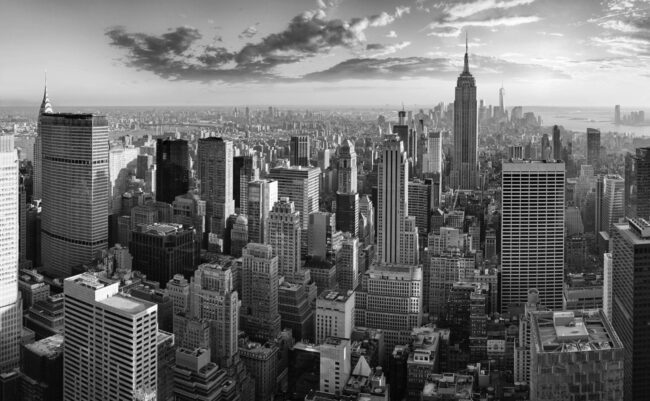 AdobeStock_126216157_New York skyscape grey